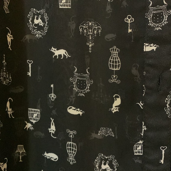 Black sleeveless blouse by Pout - Picture 2 of 3